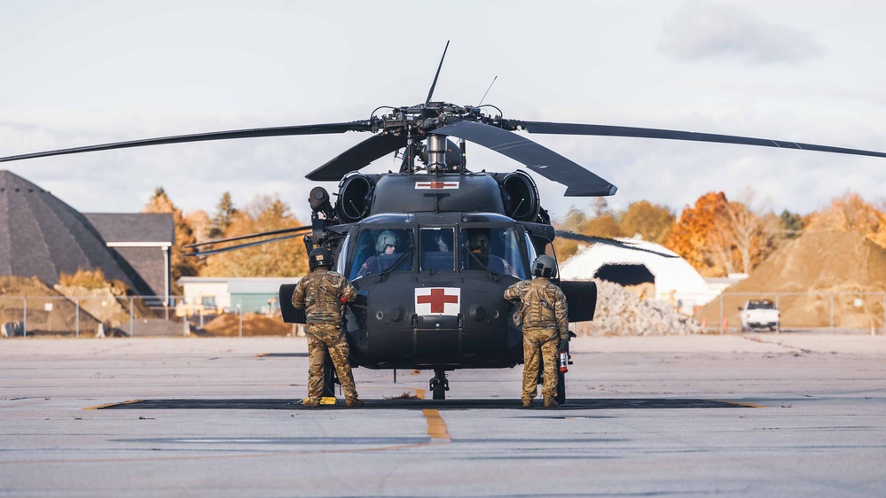 UH-60 Blackhawk Pilots and Crew Cheifs Train During November Annual Training