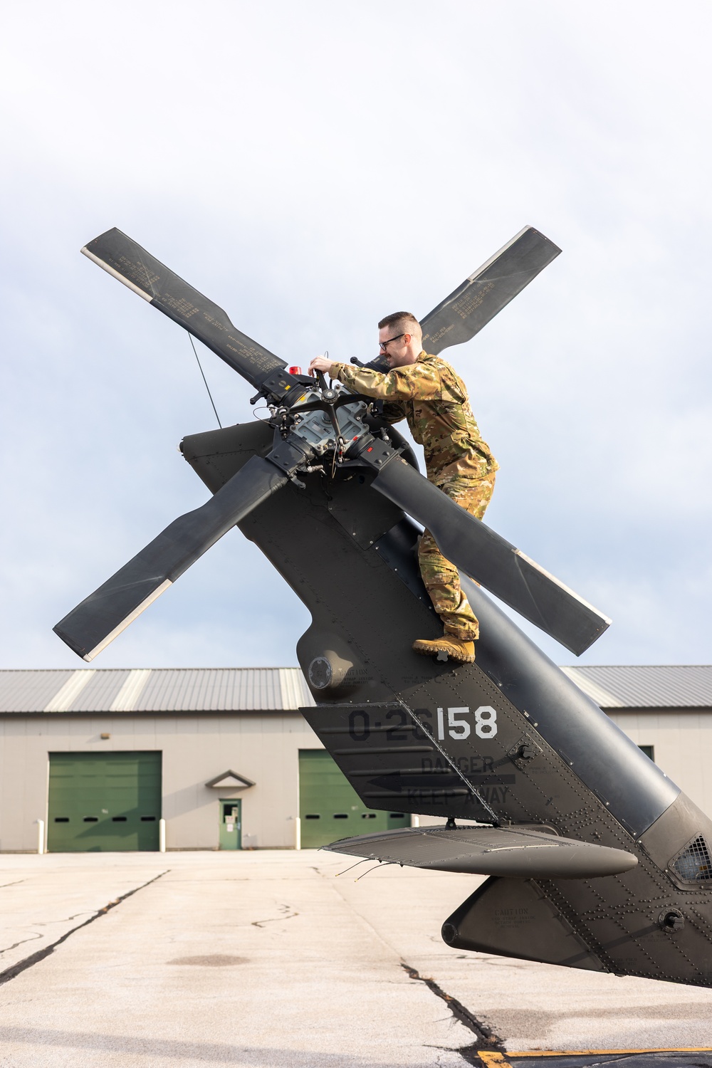 UH-60 Blackhawk Pilots and Crew Cheifs Train During November Annual Training