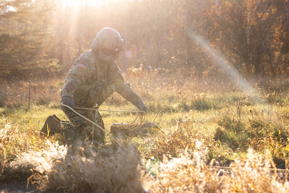 UH-60 Blackhawk Pilots and Crew Cheifs Train During November Annual Training