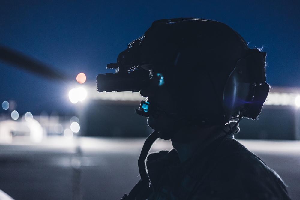 UH-60 Blackhawk Pilots and Crew Cheifs Train During November Annual Training