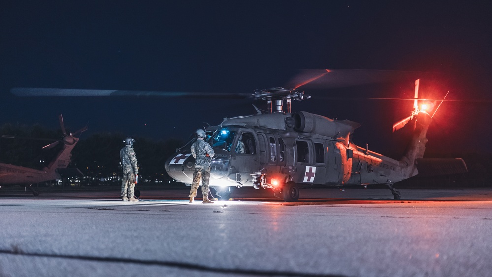 UH-60 Blackhawk Pilots and Crew Cheifs Train During November Annual Training