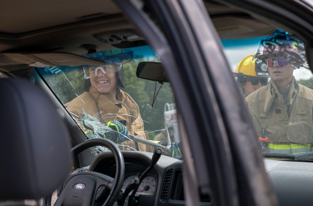 180FW Fire Protection Conduct Vehicle Extraction