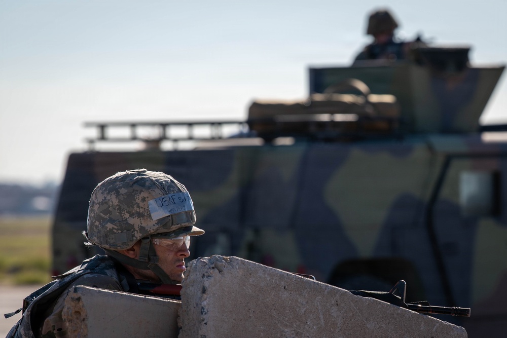 Desert Hammer 2025: Shoot, Move, Communicate