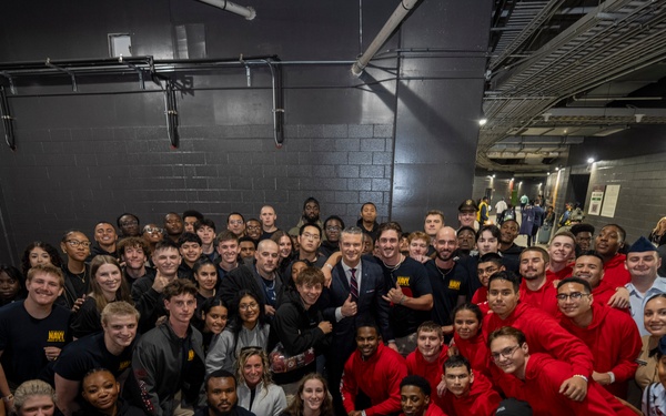 POTUS, SW Attend Washington Commanders Salute to Service Game