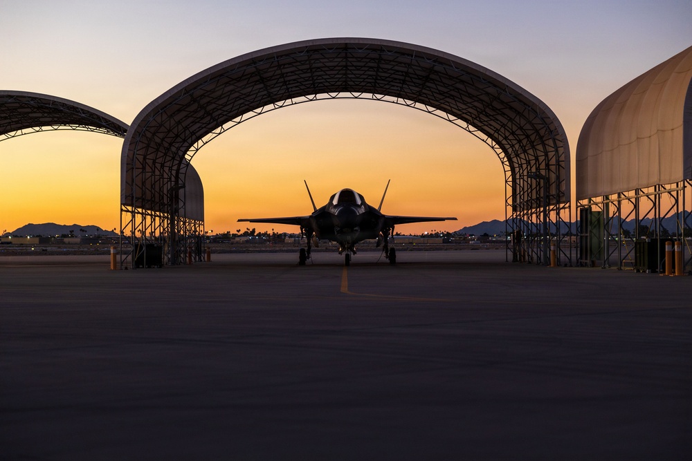 VMFA 122 Marines conduct flight operations during RUT