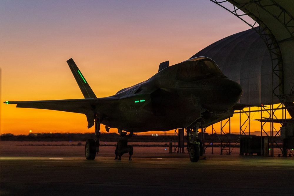 VMFA 122 Marines conduct flight operations during RUT