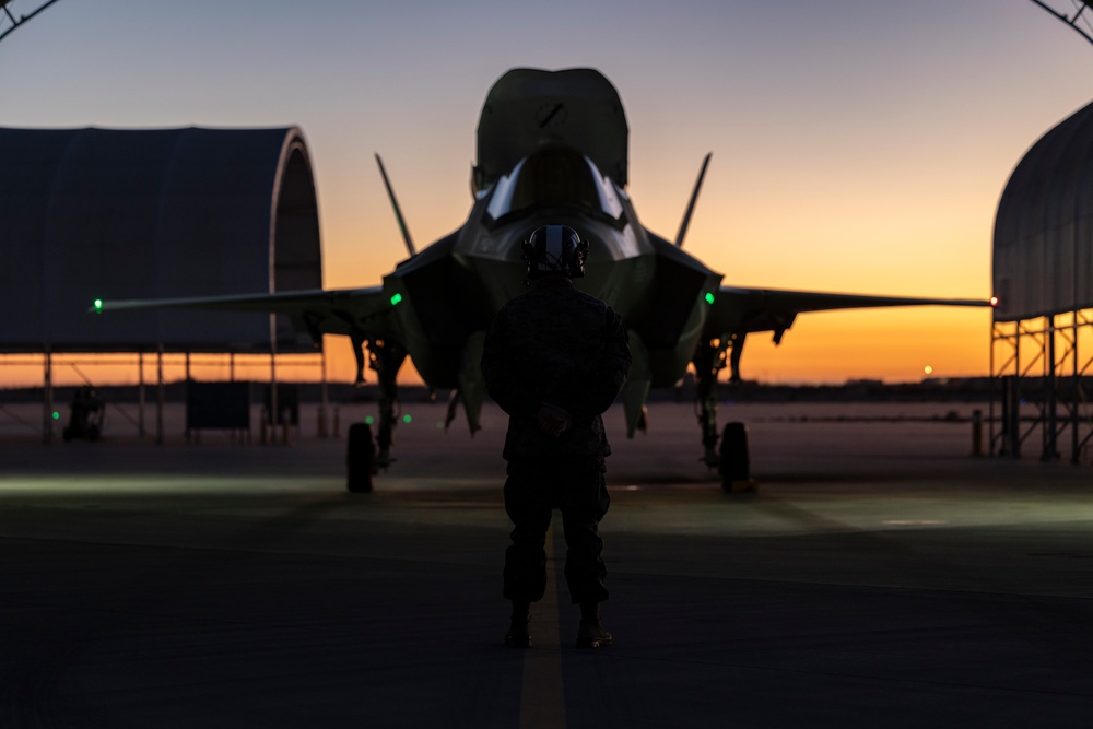 DVIDS - Images - VMFA 122 Marines conduct flight operations during RUT ...