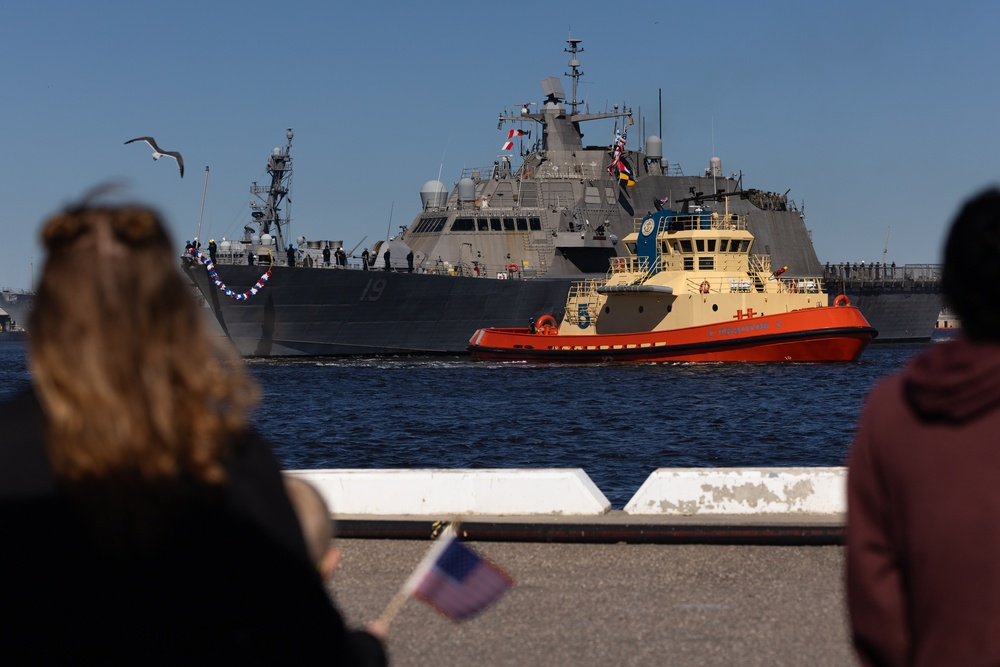 USS St. Louis (LCS 19) Returns to Naval Station (NAVSTA) Mayport