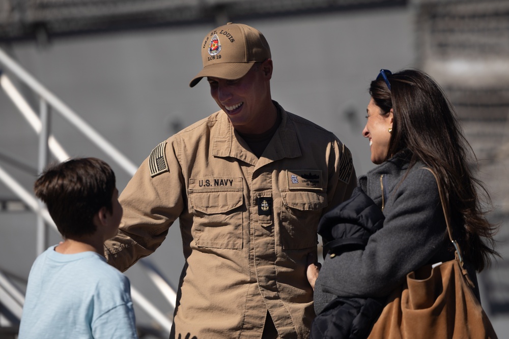 USS St. Louis (LCS 19) Returns to Naval Station (NAVSTA) Mayport