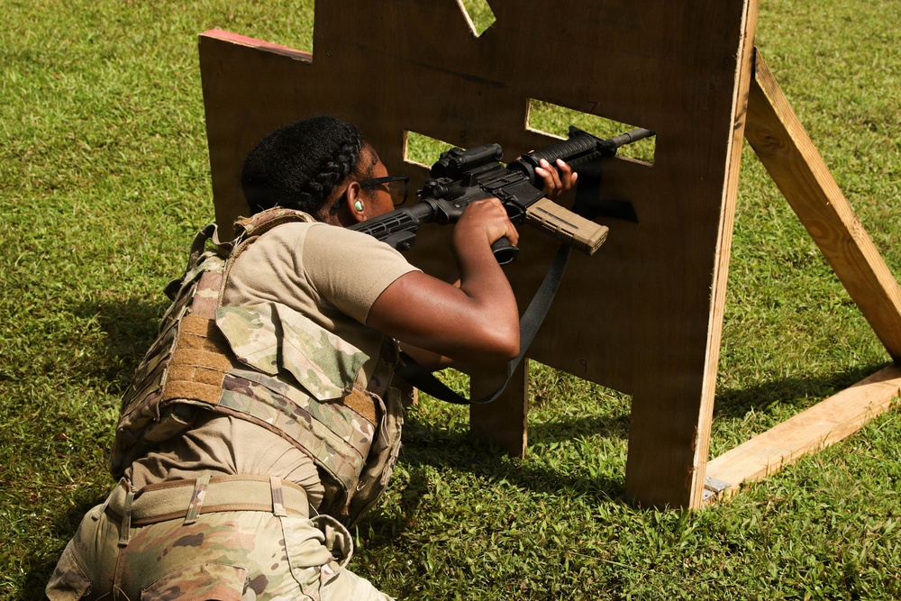 U.S. and Panama Security Services Conduct Medical and Live Fire Training