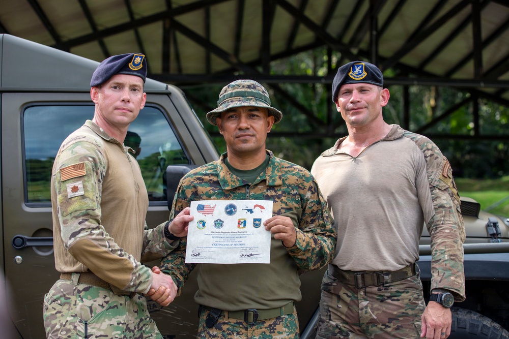 U.S. and Panama Security Services Conduct Medical and Live Fire Training