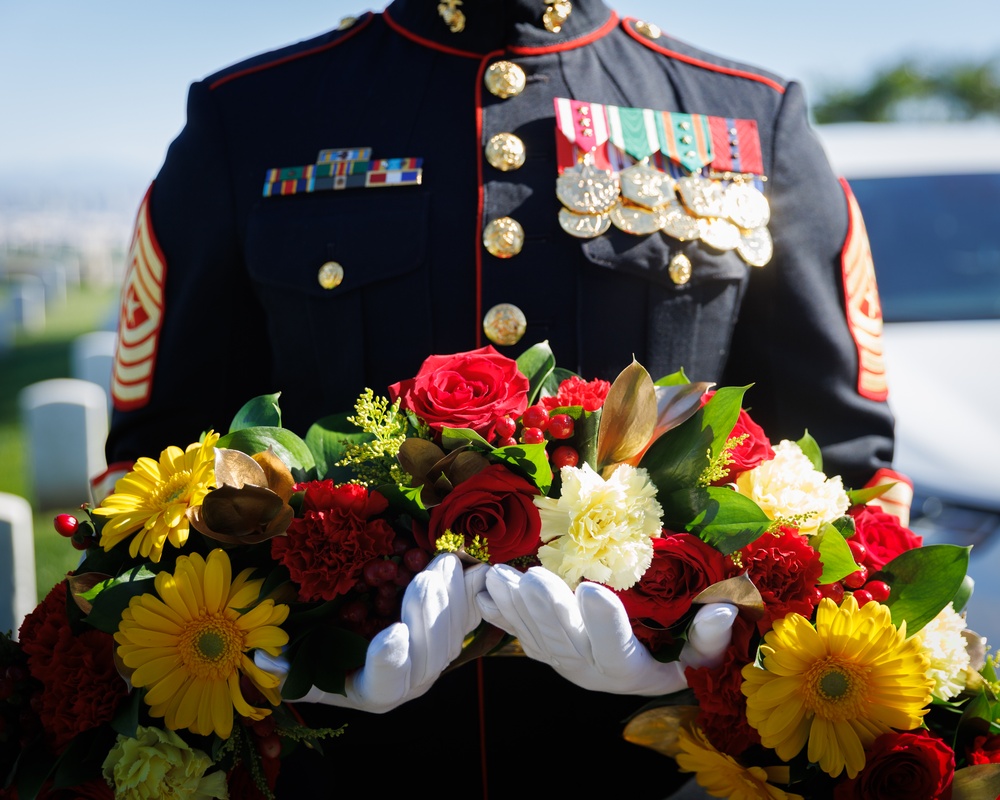 MCRD San Diego Conducts Wreath-Laying Ceremony at 9th SMMC Gravesite