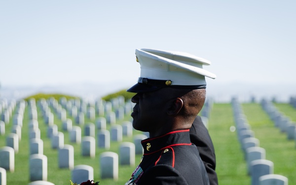 MCRD San Diego Conducts Wreath-Laying Ceremony at 9th SMMC Gravesite