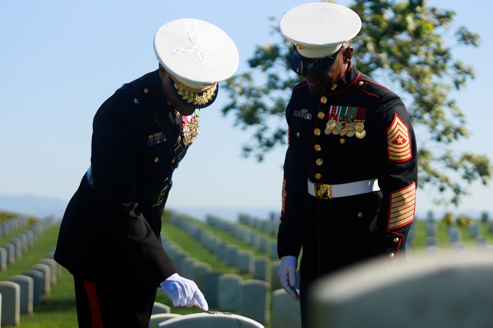 MCRD San Diego Conducts Wreath-Laying Ceremony at 9th SMMC Gravesite