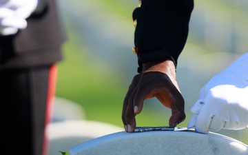 MCRD San Diego Conducts Wreath-Laying Ceremony at 9th SMMC Gravesite