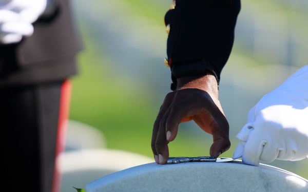 MCRD San Diego Conducts Wreath-Laying Ceremony at 9th SMMC Gravesite