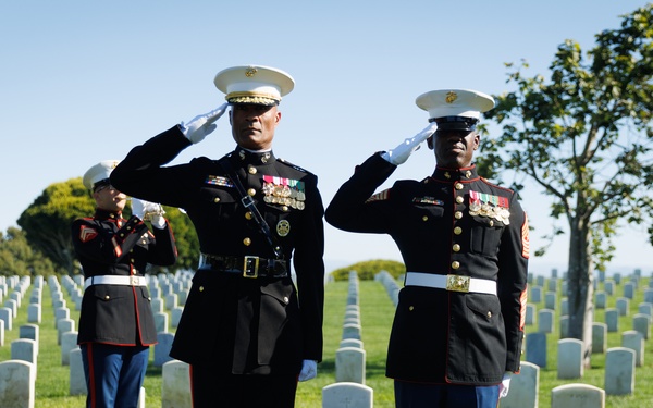 MCRD San Diego Conducts Wreath-Laying Ceremony at 9th SMMC Gravesite
