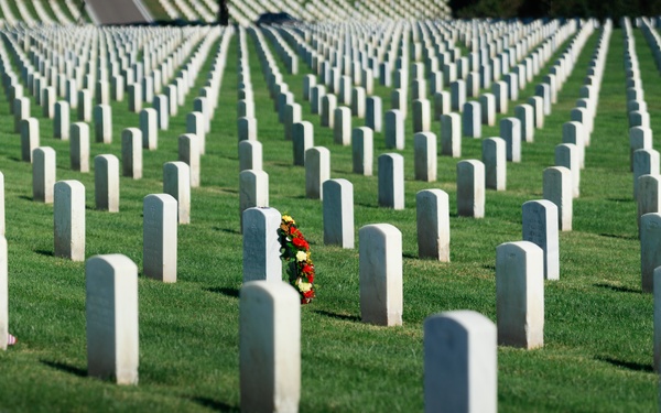 MCRD San Diego Conducts Wreath-Laying Ceremony at 9th SMMC Gravesite