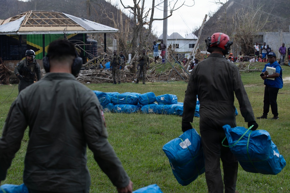 22nd MEU and JTF-Bravo Deliver Shelter materials in Jamaica