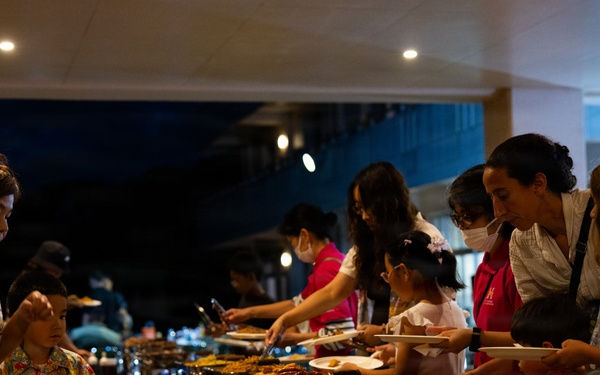 7th Communication Battalion Marines join Okinawa community for annual Moon Festival