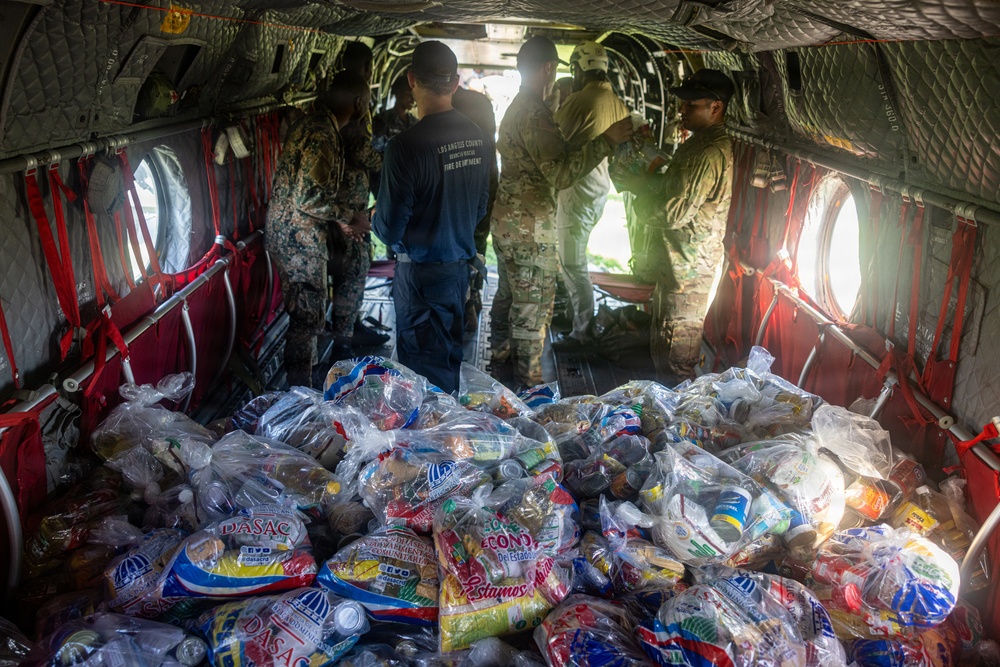 22nd MEU(SOC) | Joint Task Force – Bravo Delivers Food and Water