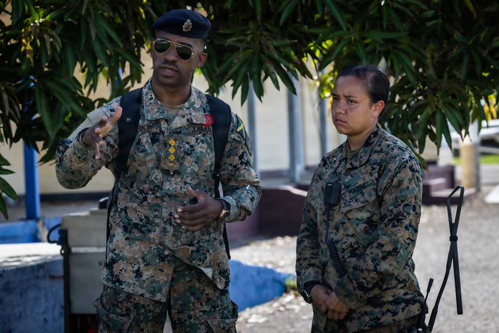 22nd MEU(SOC) | VMM-263 (REIN) and CLB-26 Load Supplies in Jamaica
