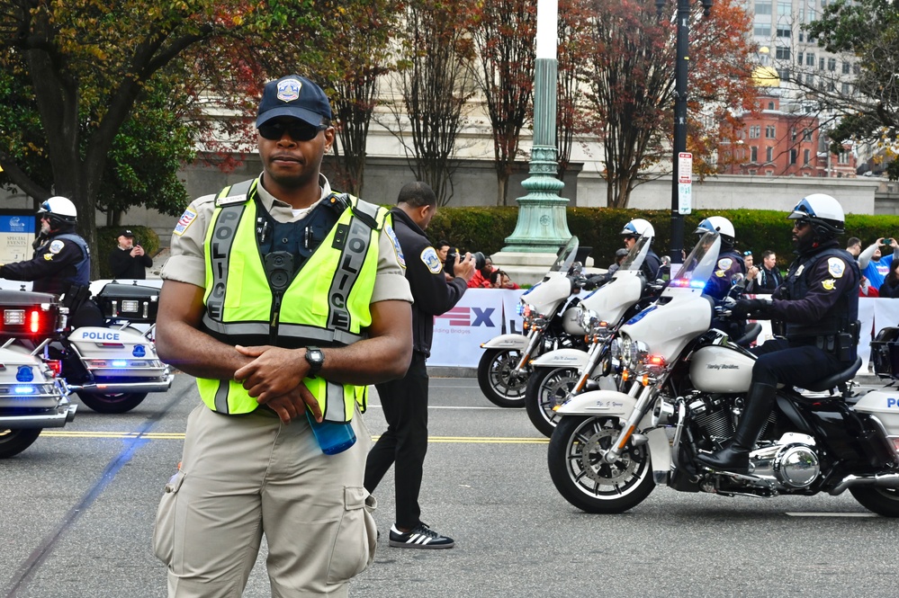 U.S. Soldiers support National Veterans Day Parade