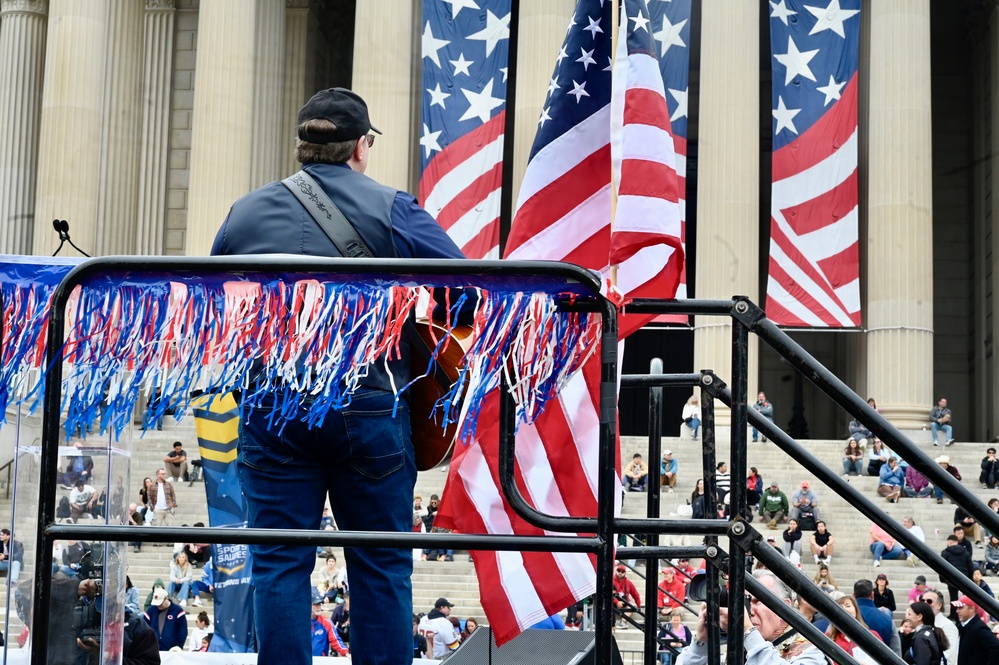 U.S. Soldiers support National Veterans Day Parade