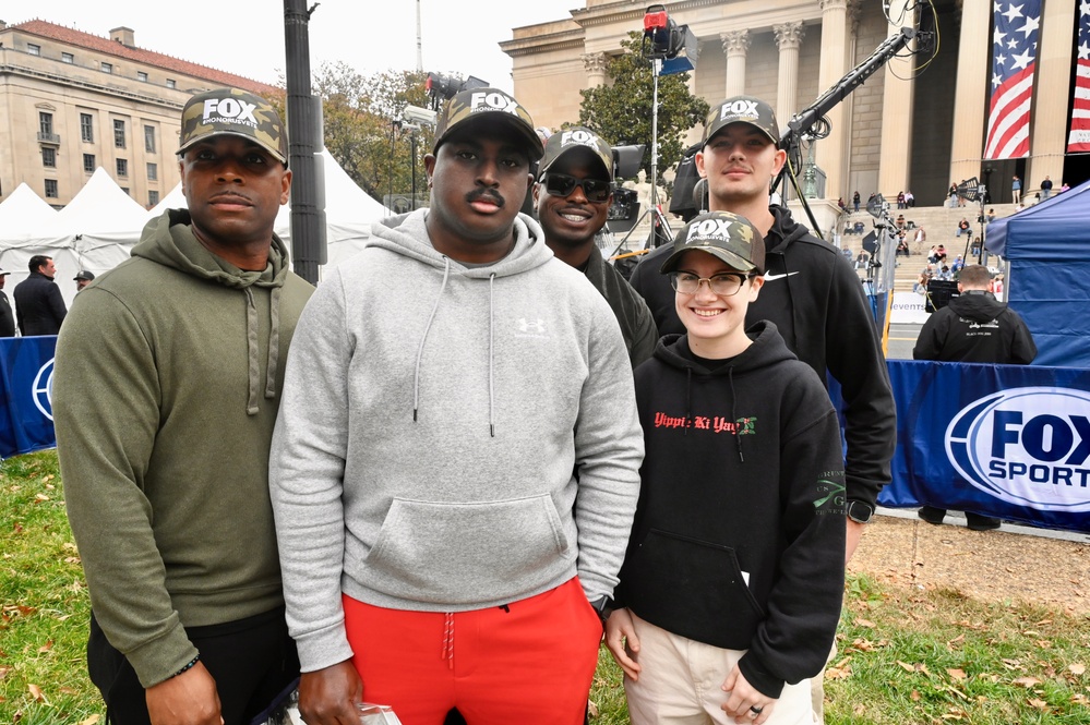 U.S. Soldiers support National Veterans Day Parade