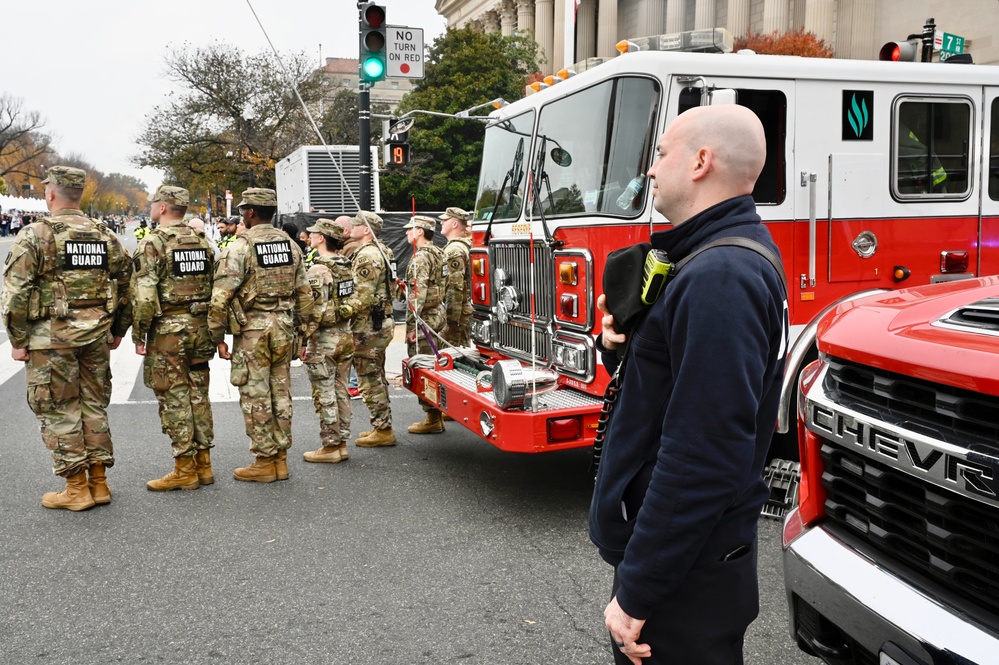U.S. Soldiers support National Veterans Day Parade