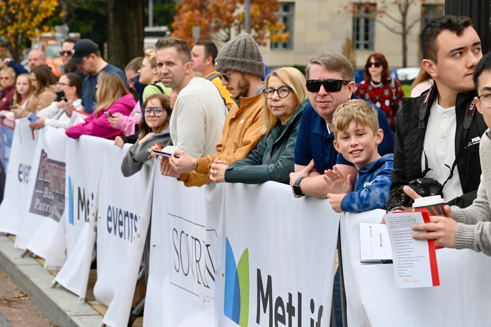 U.S. Soldiers support National Veterans Day Parade