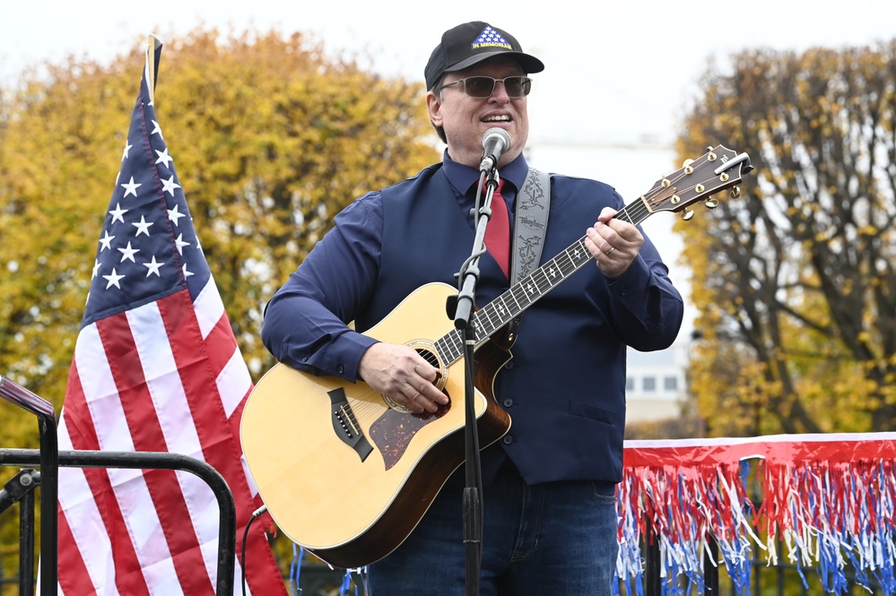 U.S. Soldiers support National Veterans Day Parade
