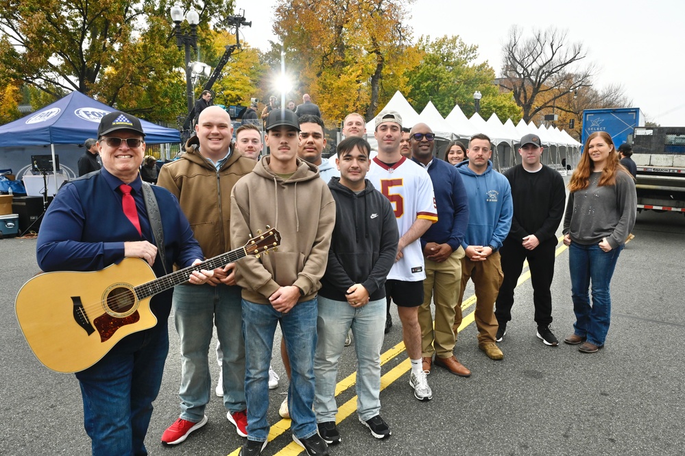 U.S. Soldiers support National Veterans Day Parade