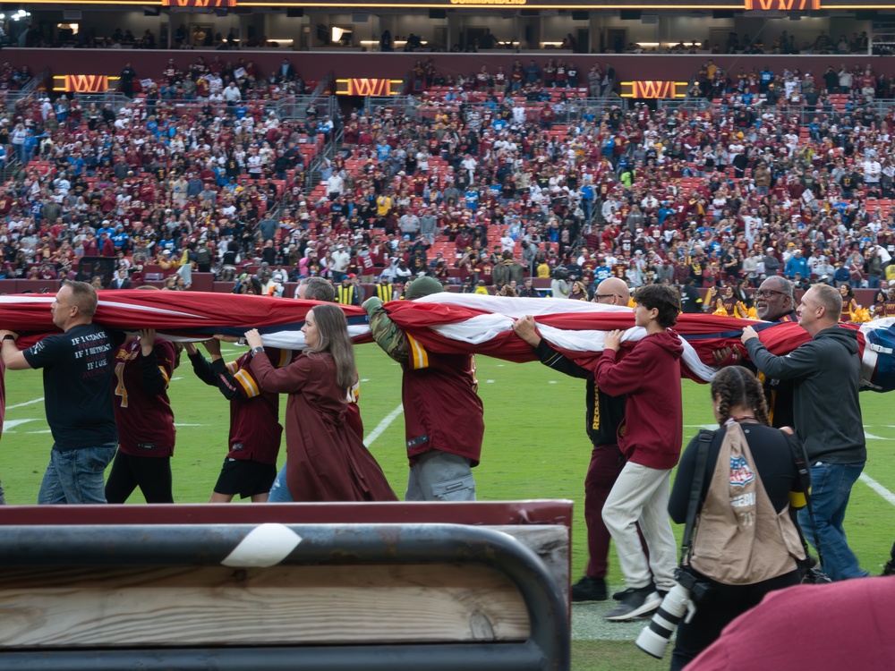 113th members attend Commanders Salute to Service