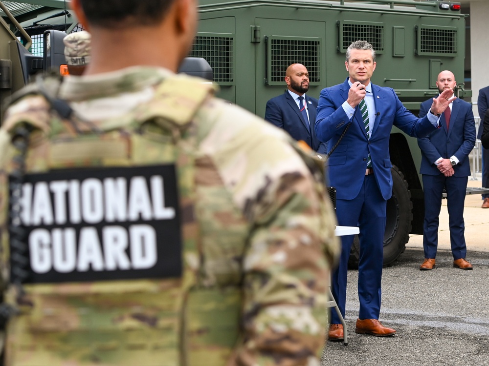 SECWAR visits U.S. Park Police, JTF - DC