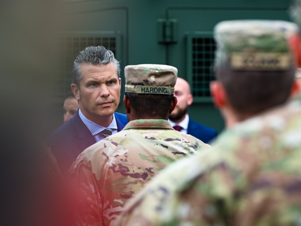 SECWAR visits U.S. Park Police, JTF - DC