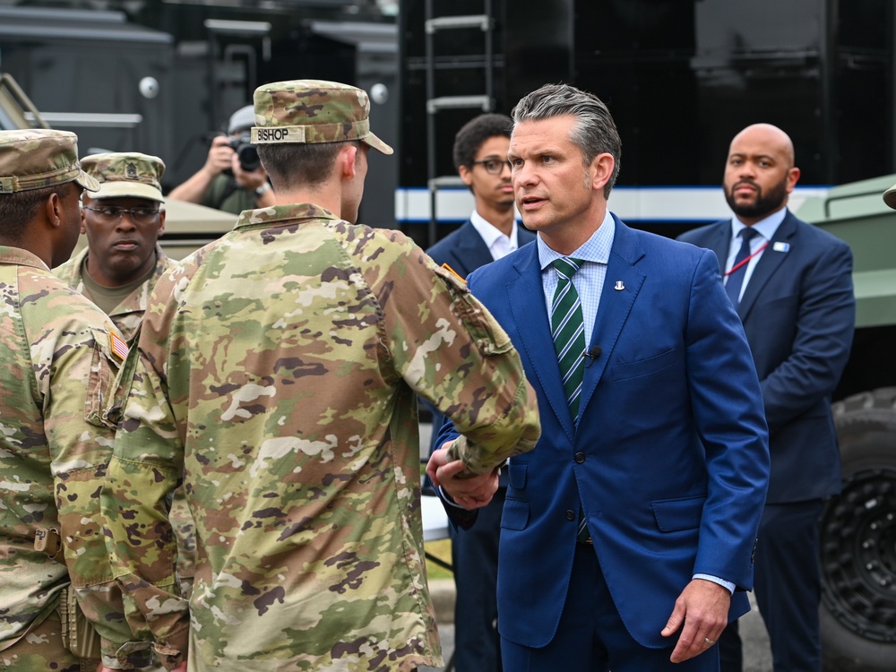 SECWAR visits U.S. Park Police, JTF - DC