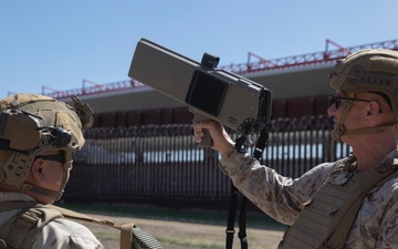 1st MARDIV commanding general visits JTF-SB