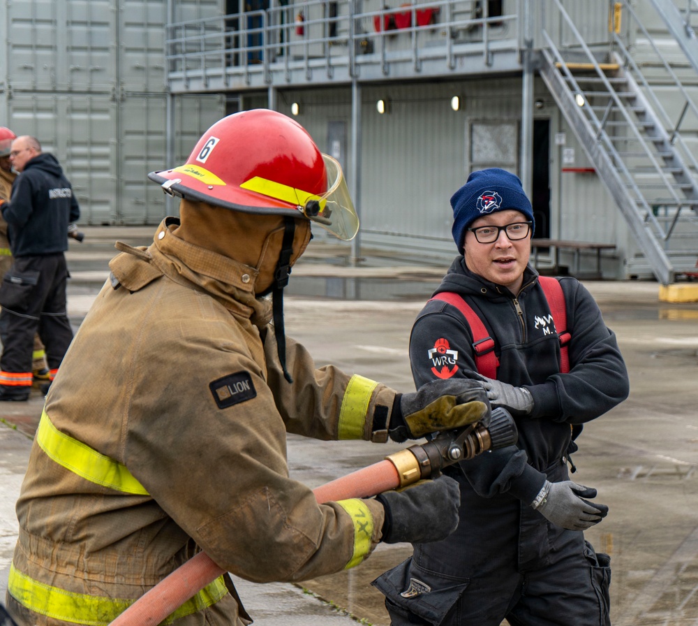SUBGRU-9 Sailors Practice Firefighting Skills