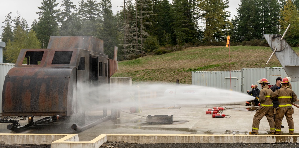 SUBGRU-9 Sailors Practice Firefighting Skills