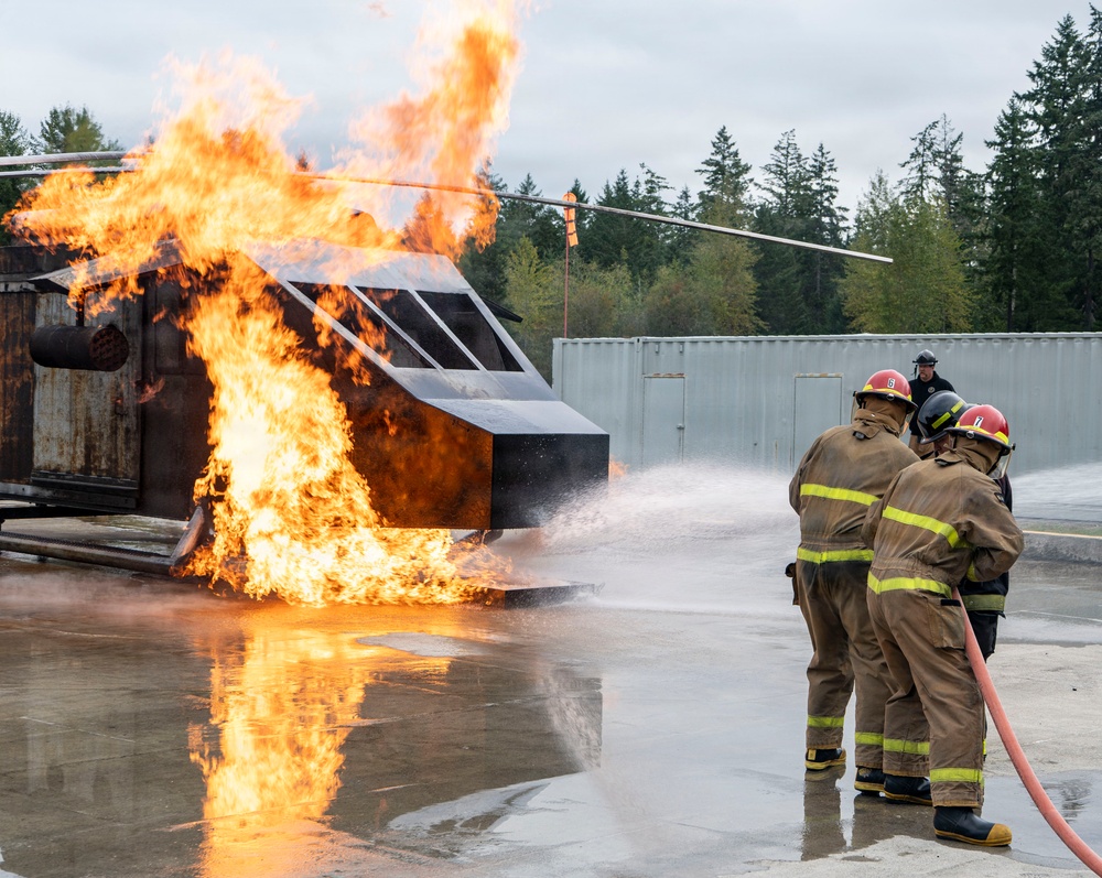 SUBGRU-9 Sailors Practice Firefighting Skills
