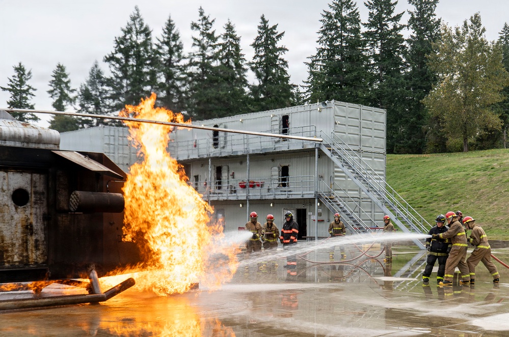 SUBGRU-9 Sailors Practice Firefighting Skills