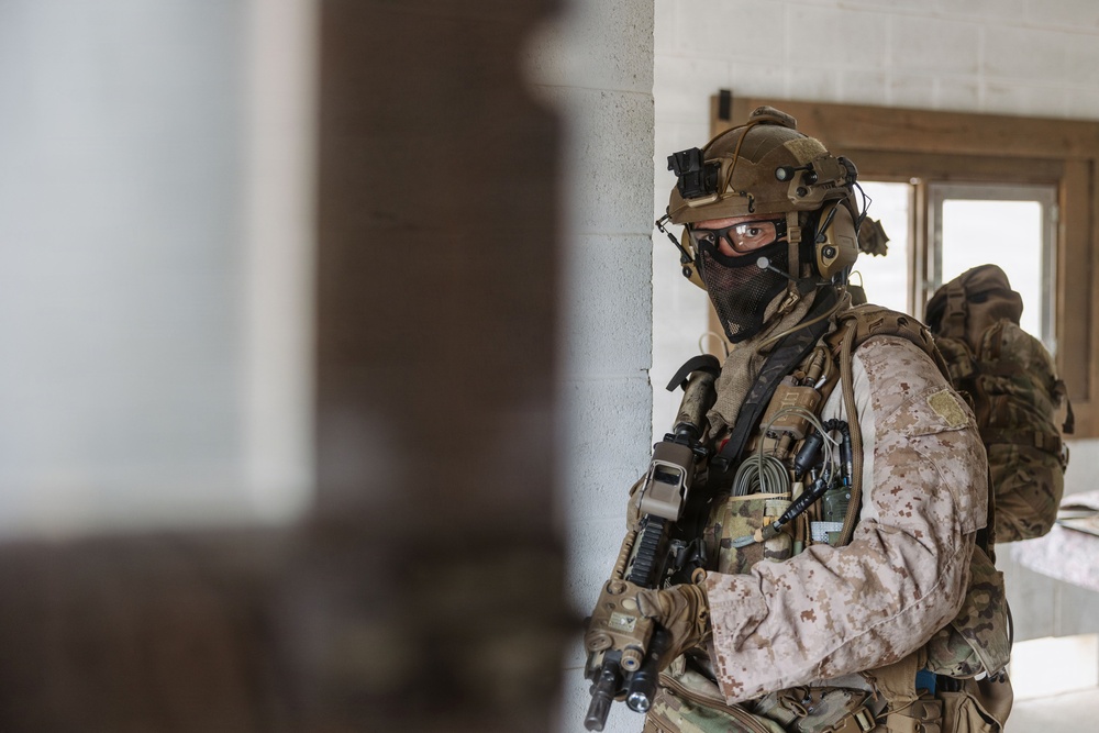 11th MEU Maritime Raid Force Conducts Ground Interoperability Training