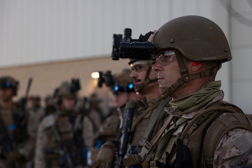 11th MEU Marines and Sailors conduct nighttime raid during RUT