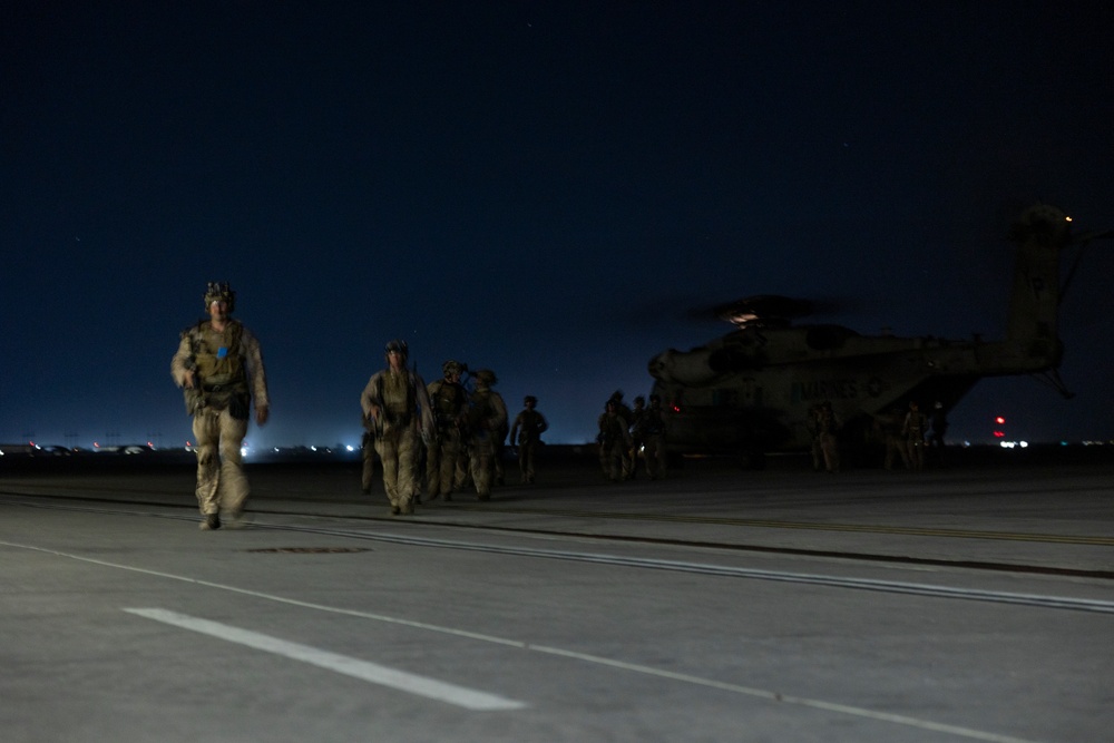 11th MEU Marines and Sailors conduct nighttime raid during RUT