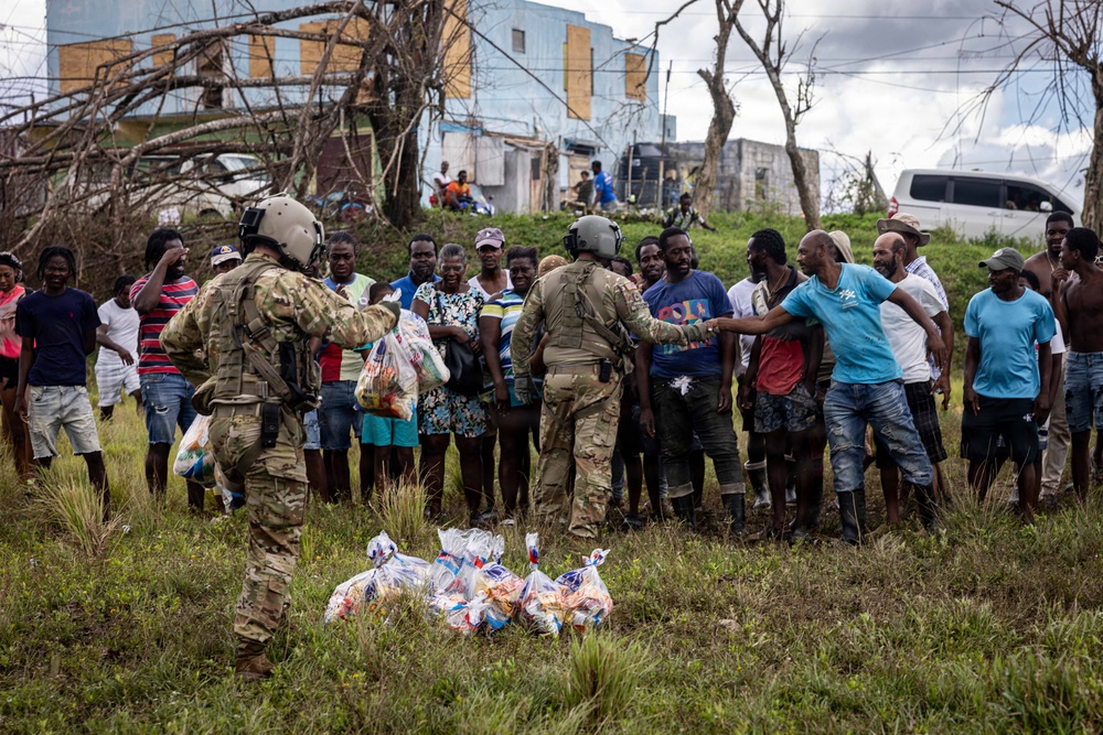 22nd MEU(SOC) | Joint Task Force – Bravo Delivers Food and Water