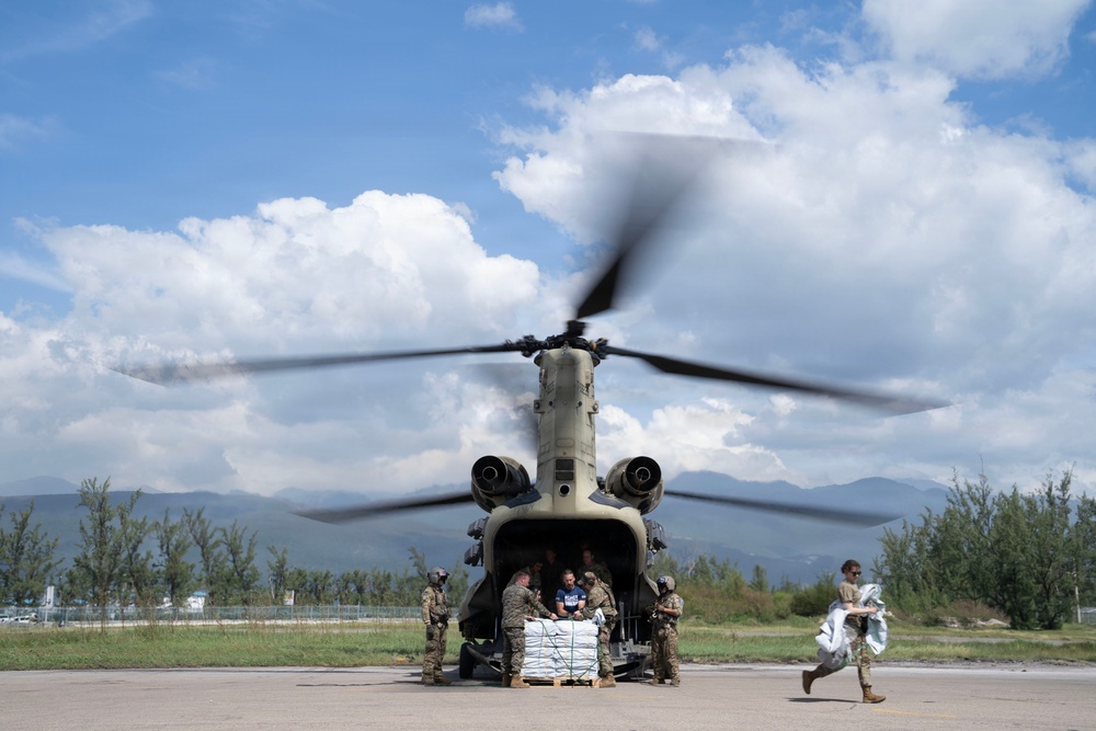 Joint Task Force-Bravo Load Shelter Supplies into CH-47 Chinook