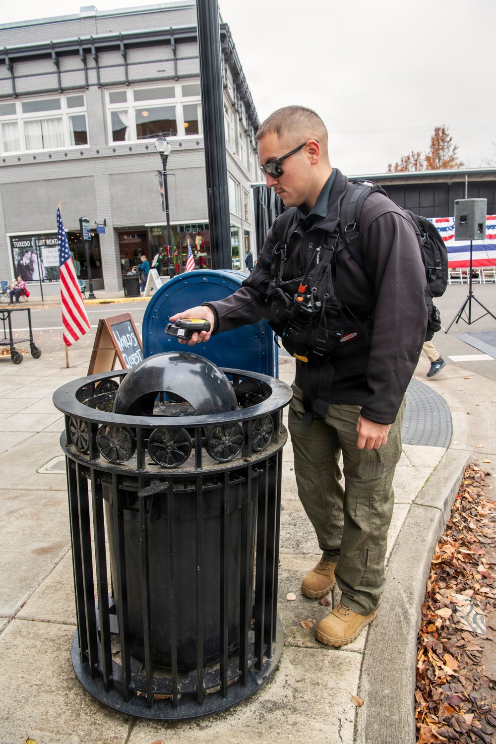 Oregon National Guard’s 102nd CST provides support for the Linn County Veterans Day Parade