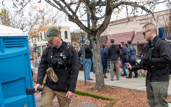 Oregon National Guard’s 102nd CST provides support for the Linn County Veterans Day Parade