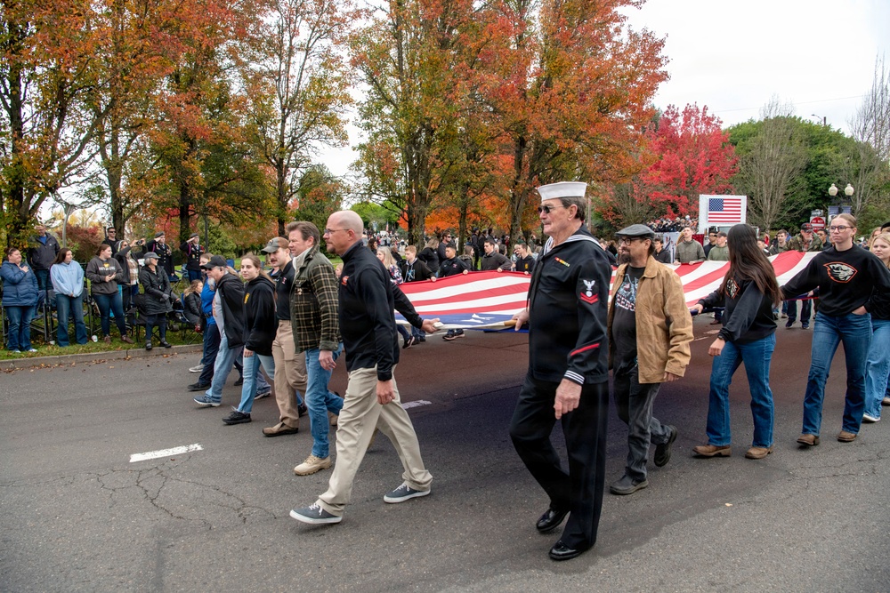 Oregon National Guard’s 102nd CST provides support for the Linn County Veterans Day Parade